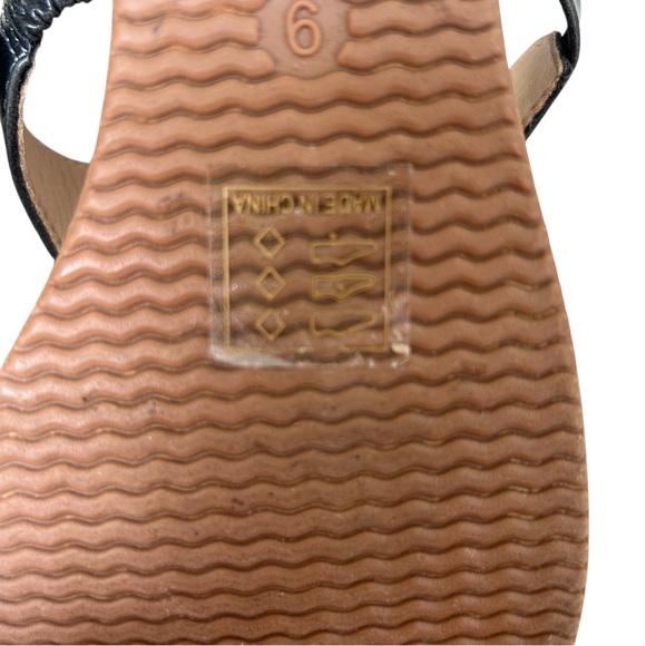 TINSTREE Women's Wedge Comfort Sandal Ankle T-Strap Back Zip Gunmetal Leather  9 - Picture 12 of 14